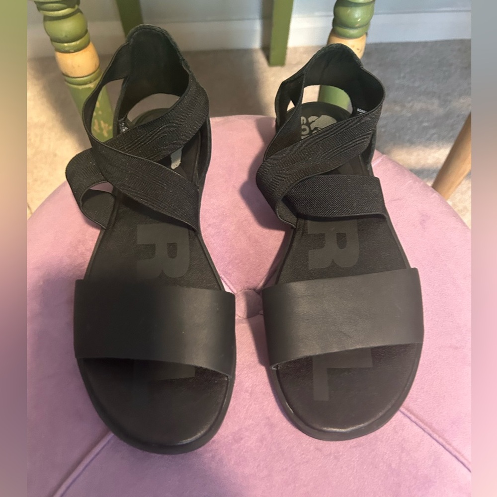 Sorel Black Strappy Elastic Sandals